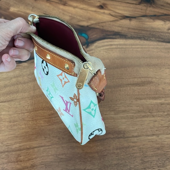 Multi-colored Louis Vuitton pochette in excellent condition. - Picture 4 of 4
